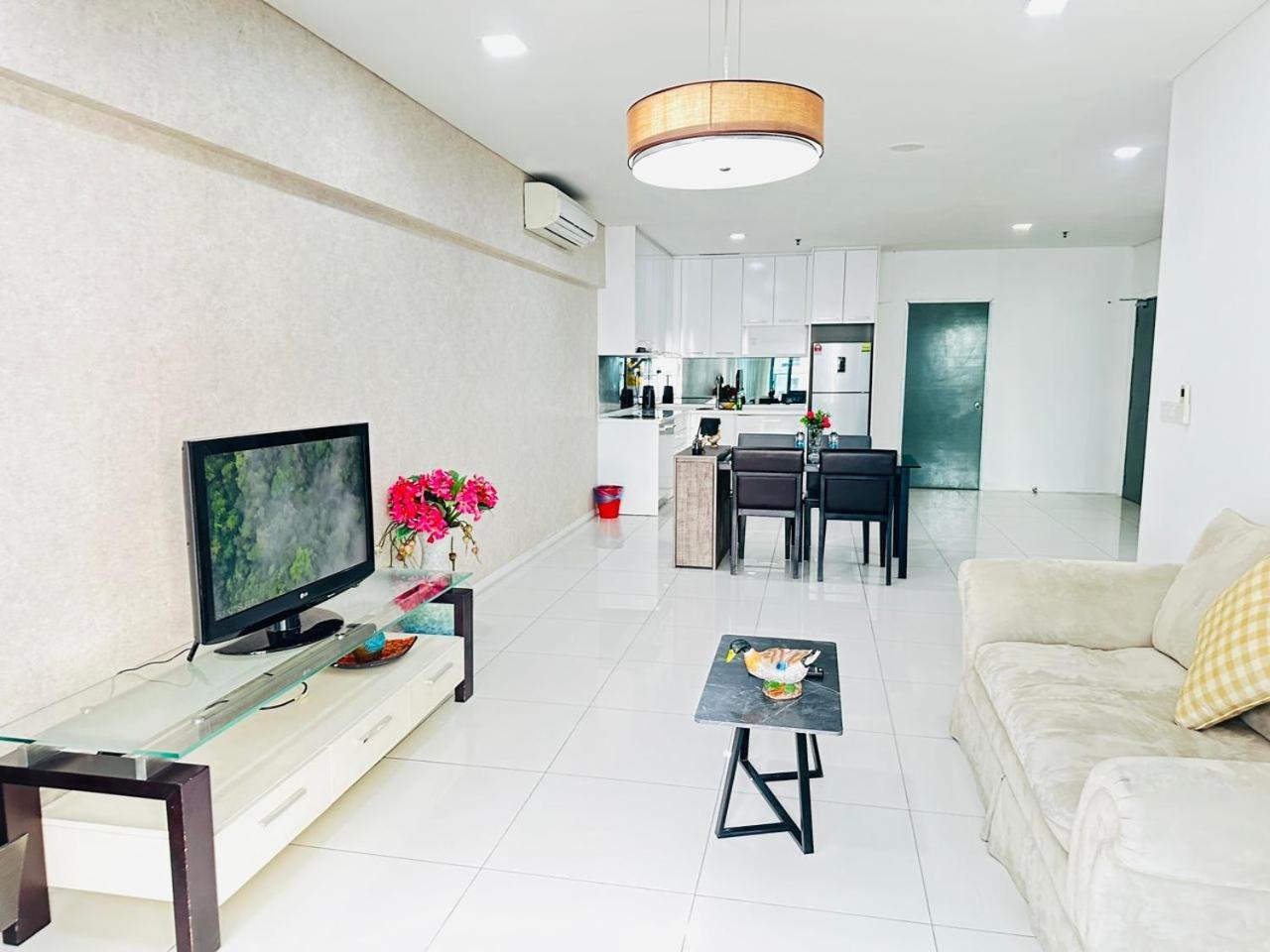 Summer Suites By Hibiscus Kuala Lumpur Extérieur photo
